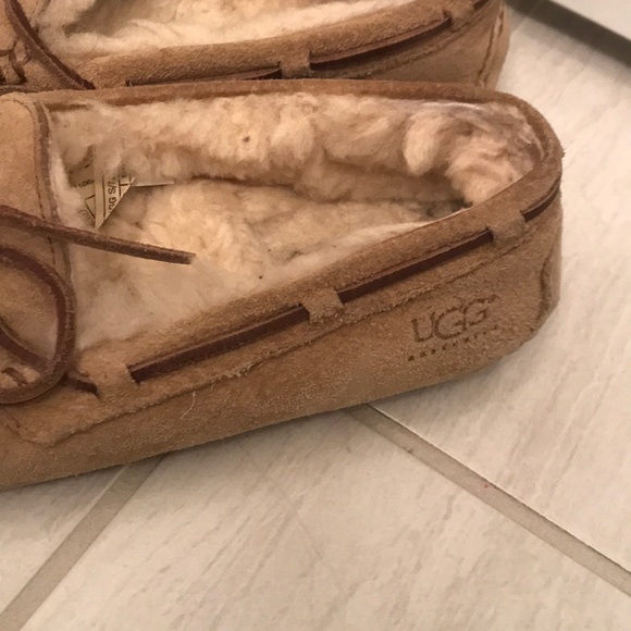 UGG shoes size 8 - Picture 5 of 6